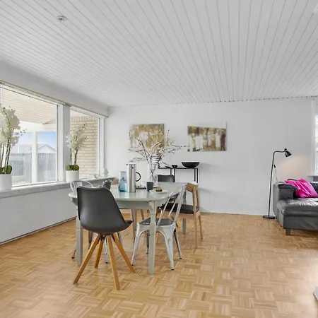 3 Bedroom Stunning In Feriehus